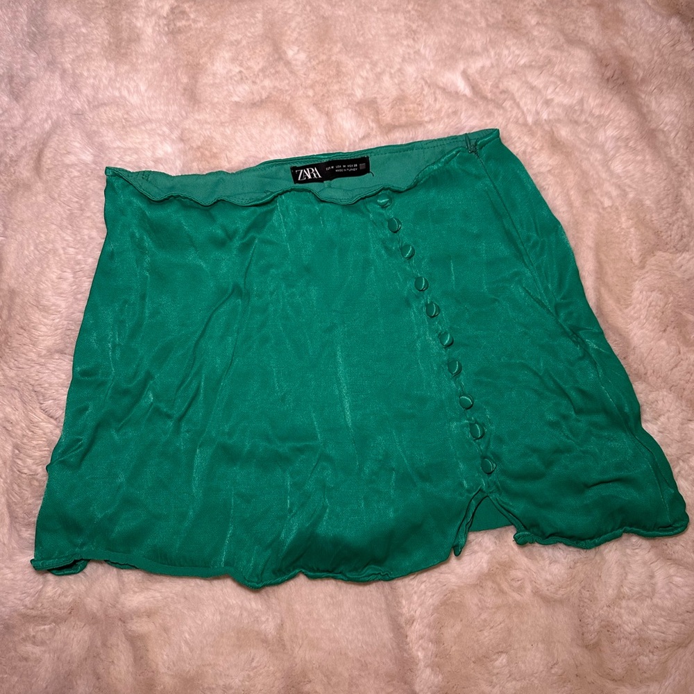 Emerald Zara mini skirt with shorts